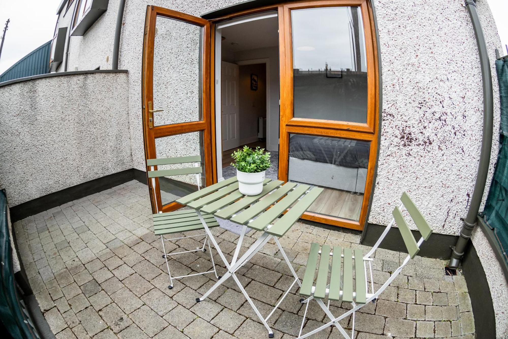 Cozy Fairview Apartment Dublin Exterior photo